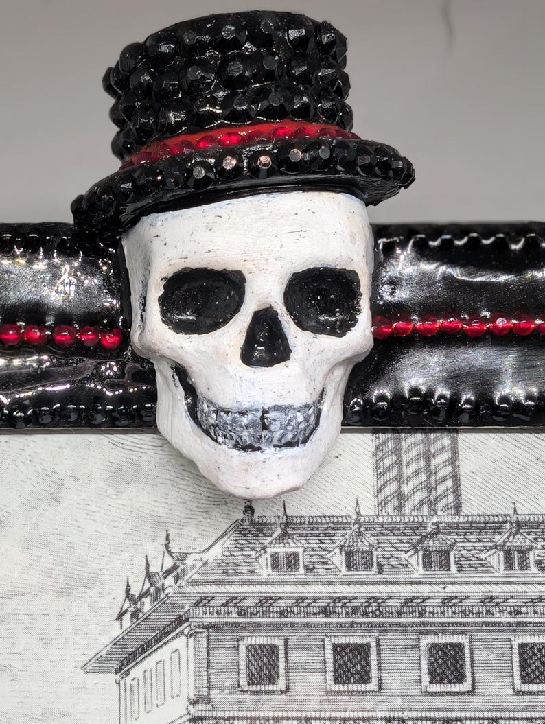 6x4" portrait gothic picture photo frame. Top Hat Smiling skull. Black Hand embellished black + red beads home decor unusual unique gift