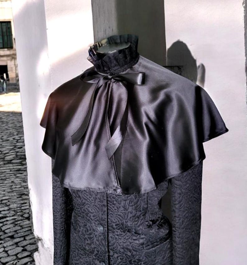 Black Satin Cape Capelet With Black Lace Collar Victorian Steampunk Wedding Whitby Larp Regency Gothic Theatre Costume Circular Cloak CP32