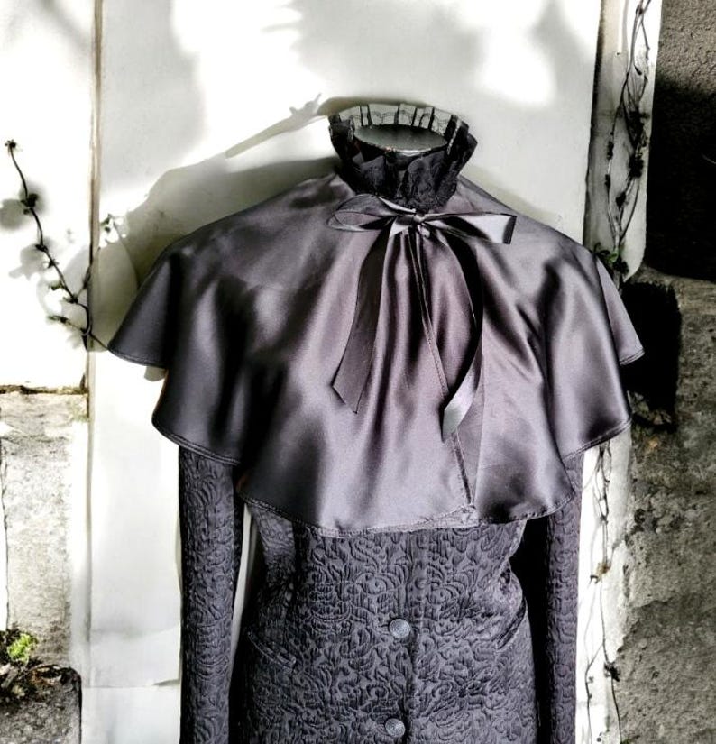 Black Satin Cape Capelet With Black Lace Collar Victorian Steampunk Wedding Whitby Larp Regency Gothic Theatre Costume Circular Cloak CP32