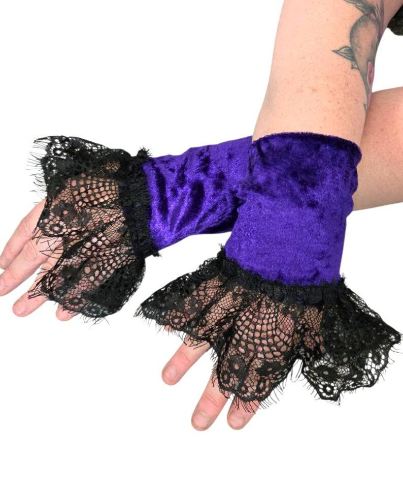 Purple Velvet & Deep Black Lace Wrist Cuffs Free Size Goth Whitby Victorian Style Larp Fancy Dress Gothic VA1