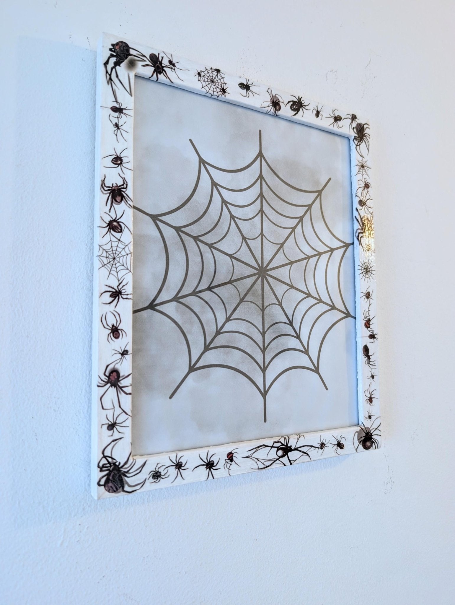 10 x 8" wall hanging arachnids picture photo frame. Portrait landscape. White wooden spiders unique home decor house accent gothic gift - Oh My Gothness