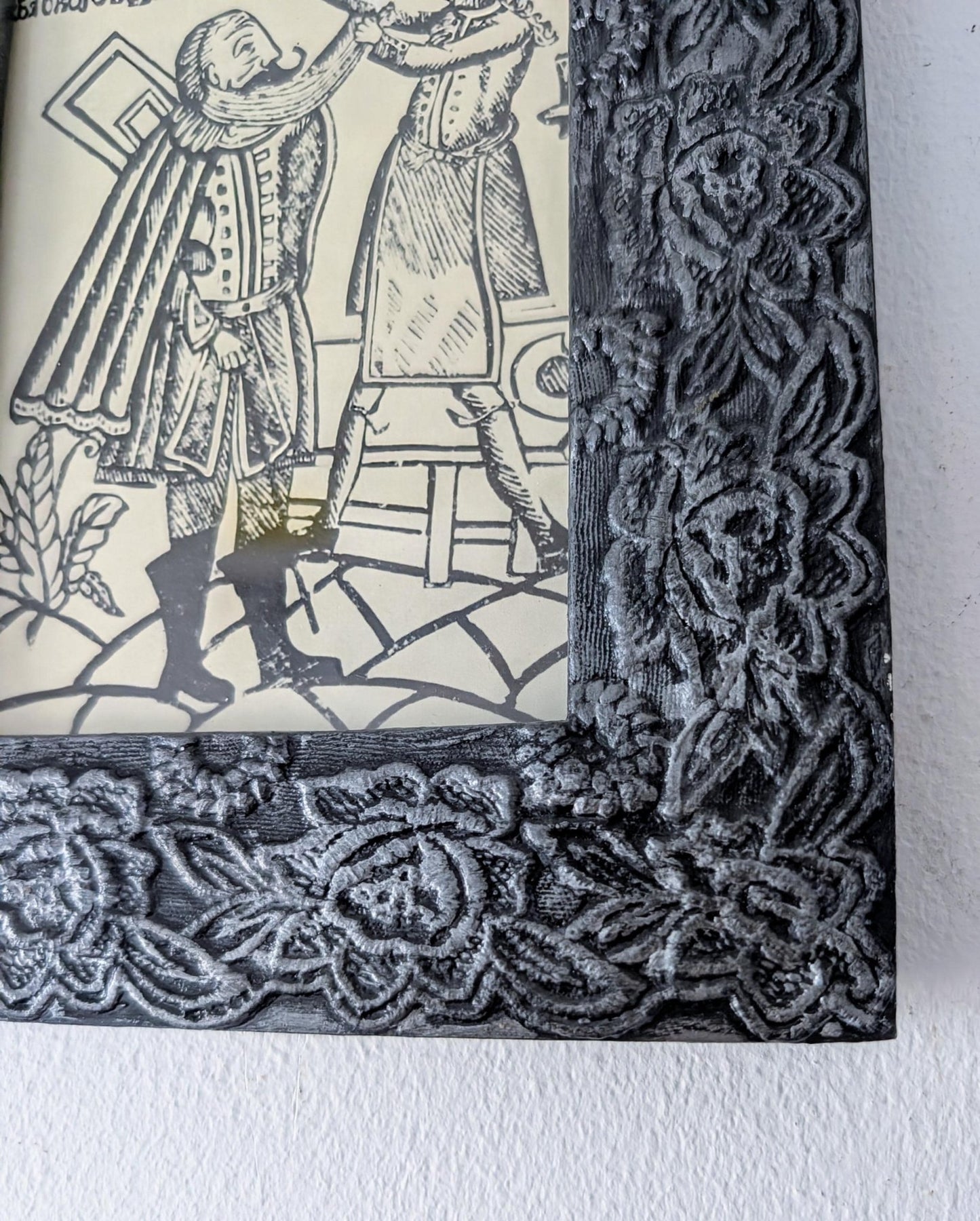 6 x 4" wall hanging portrait photo frame. Decorative gothic dark grey with silvery tones house warming house decor chunky wood couple gift - Oh My Gothness