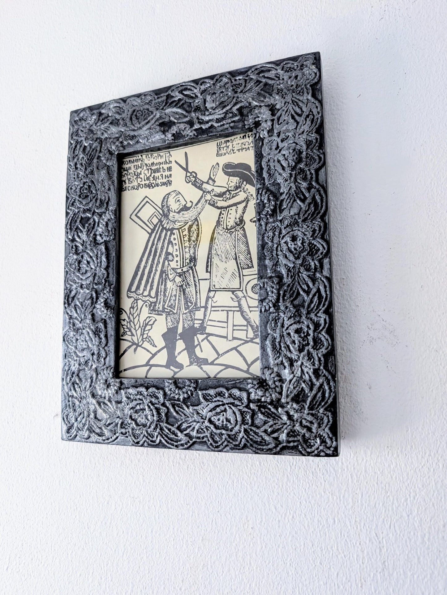 6 x 4" wall hanging portrait photo frame. Decorative gothic dark grey with silvery tones house warming house decor chunky wood couple gift - Oh My Gothness