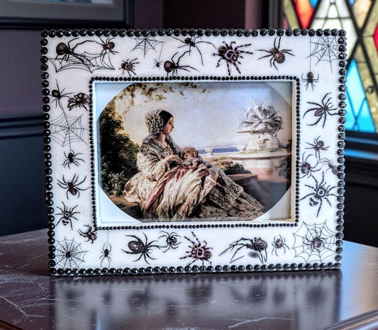 7 x 5" free standing photo frame. Painted white with black gems spiders. Creepy spiders arachnid fan unusual home gift couples housewarming - Oh My Gothness