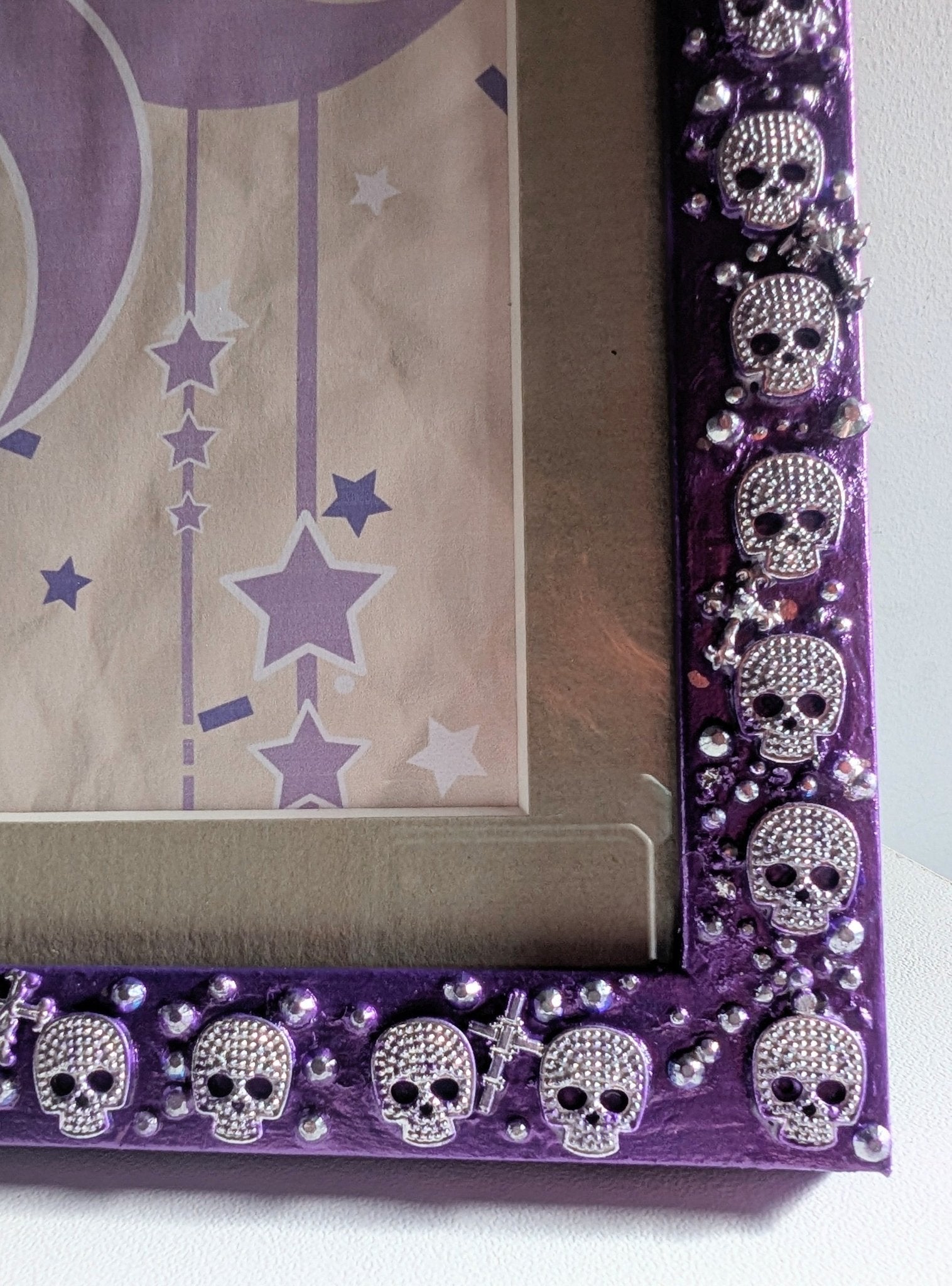 8 x 6" Metalic Purple & Silver Picture Frame Portrait Freestanding With Skulls and Crosses - Oh My Gothness