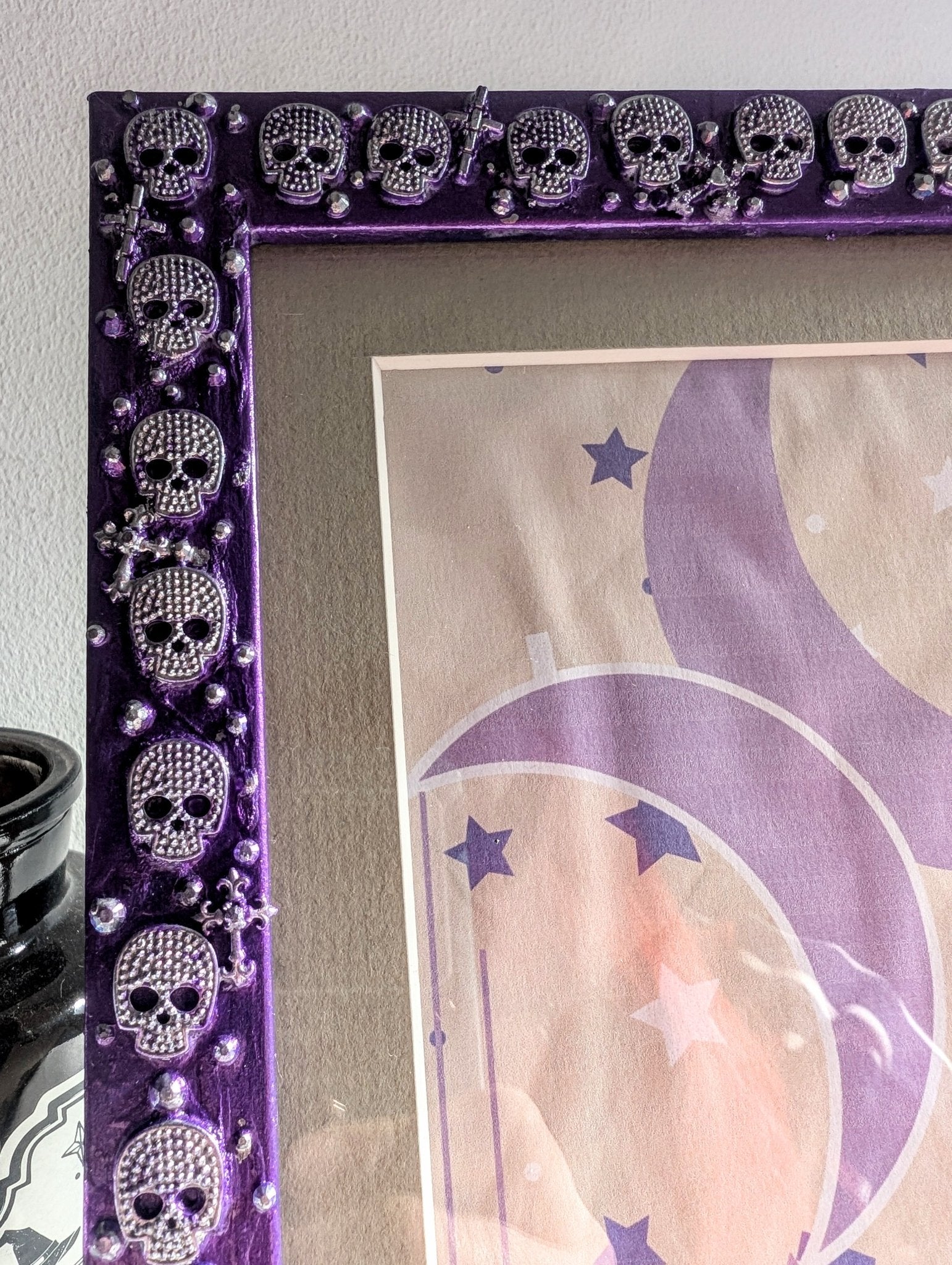 8 x 6" Metalic Purple & Silver Picture Frame Portrait Freestanding With Skulls and Crosses - Oh My Gothness