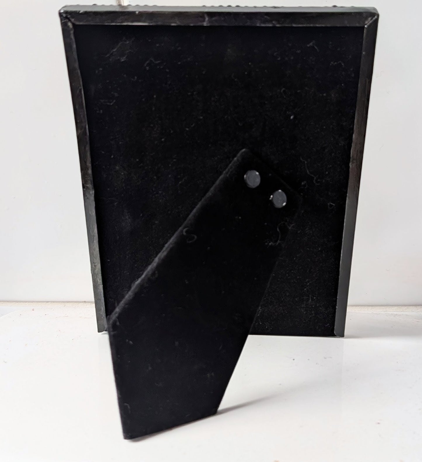 6" x 4" Freestanding Portrait Gothic Skulls Picture Frame - Unique Home Decor
