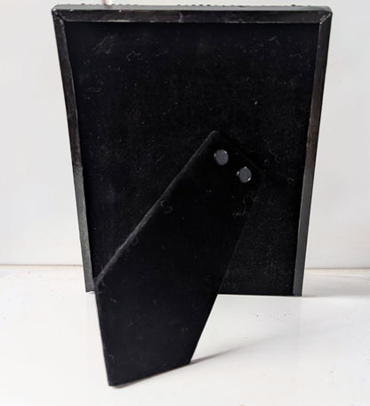 6" x 4" Freestanding Portrait Gothic Skulls Picture Frame - Unique Home Decor