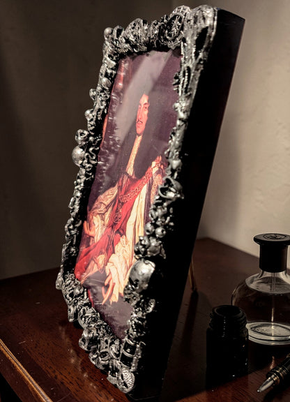 7 x 5" Freestanding Photo Frame Gothic Blackened Silver Home Decor Gift