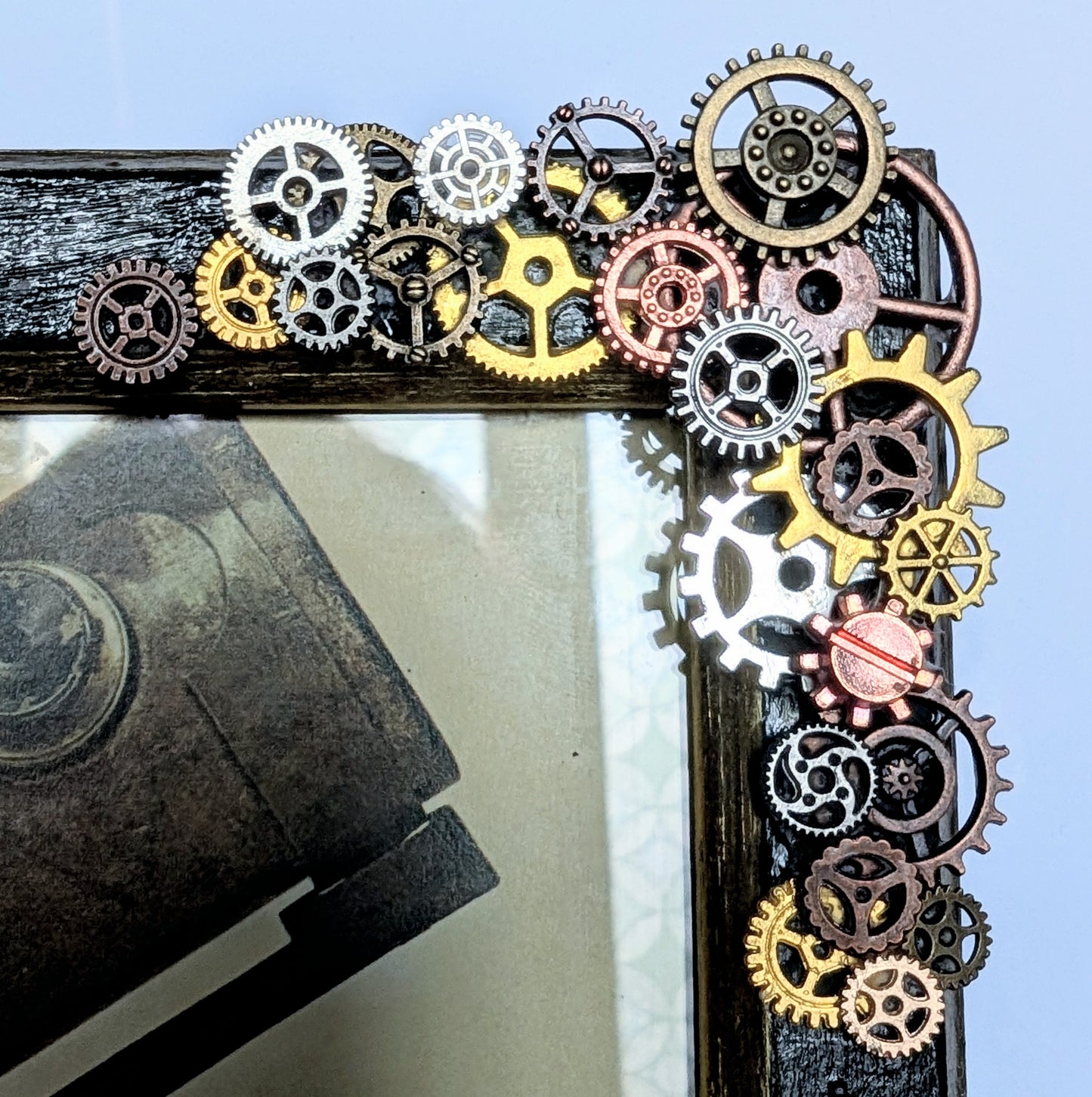 10 x 8" Green & Gold Picture Frame. Steampunk Metal Cogs Detailing Home Wall Hanging Home Decore