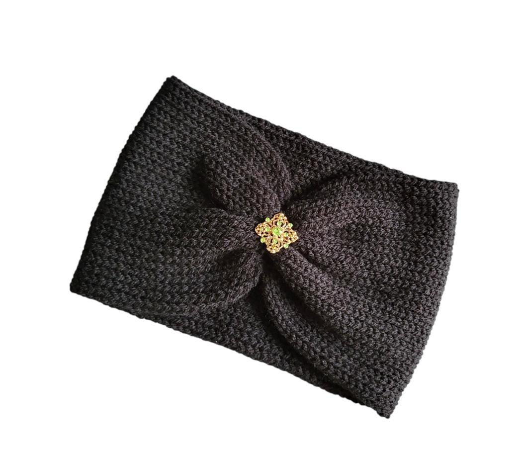 Black Knitted Snood Neck Warmer With Detachable Green Stone Brooch Punk Emo Goth Autumn Winter Gift Cosy Cowl Free Size Steampunk SC8 - Oh My Gothness