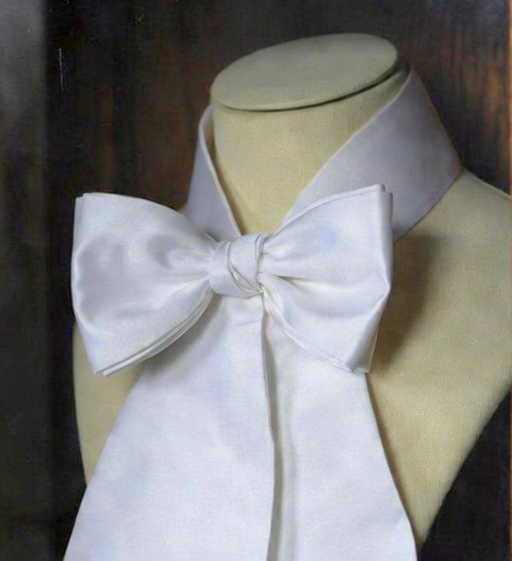 Crisp White Taffeta Cravat Bow Tie - Steampunk Pussy Bow Gothic Victorian Costume Wedding - Oh My Gothness