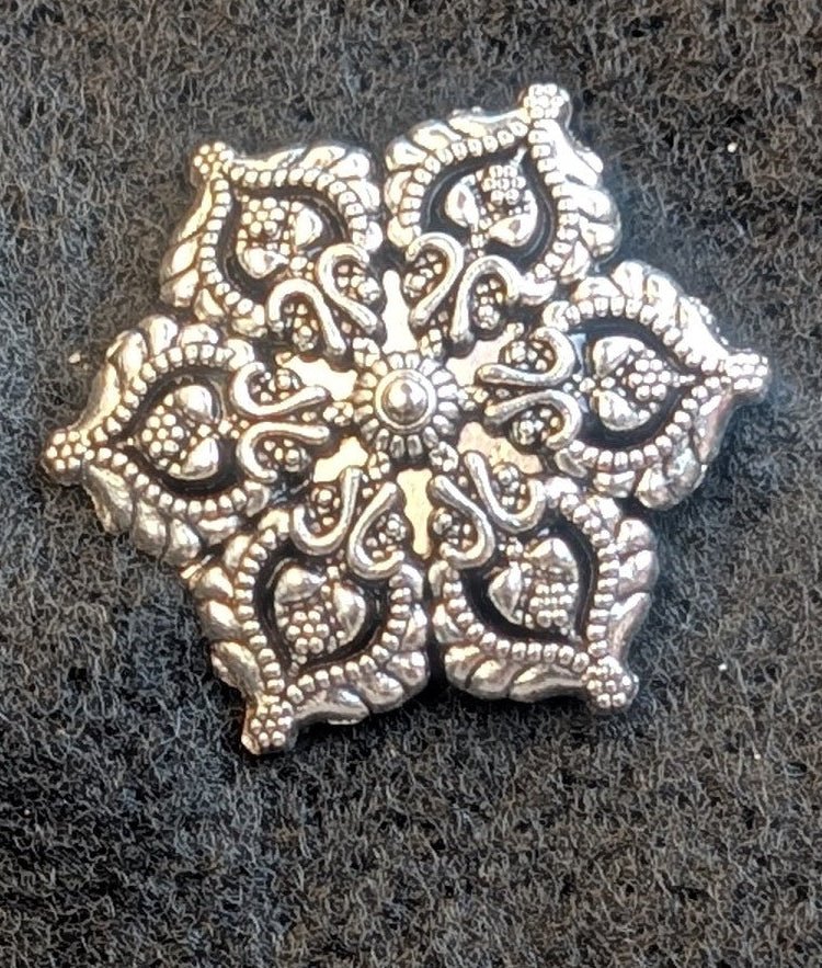 Hand made Silver metal tone decorative flower lapel pin - Oh My Gothness
