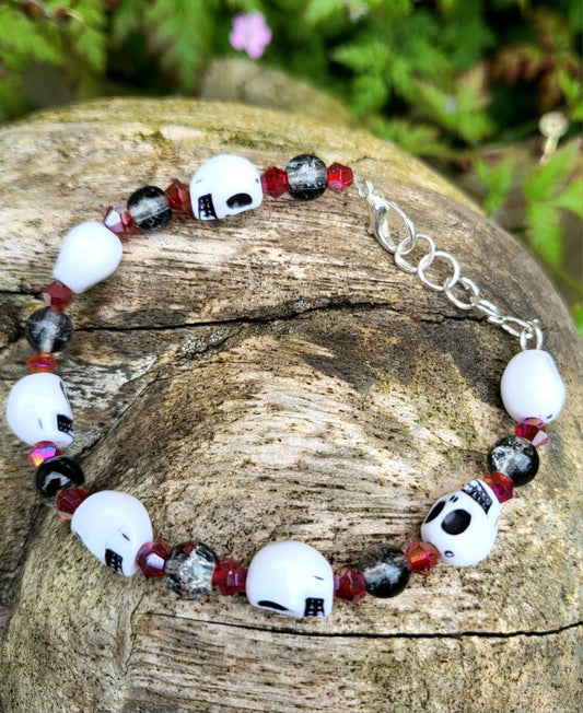 Handmade Skull Bracelet Red White Black White Beads Goth Whitby Halloween Gothic Great Gift E13 - Oh My Gothness