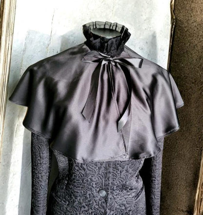 Black Satin Cape Capelet With Black Lace Collar Victorian Steampunk Wedding Whitby Larp Regency Gothic Theatre Costume Circular Cloak CP32