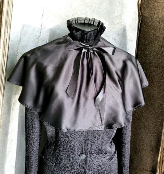 Black Satin Cape Capelet With Black Lace Collar Victorian Steampunk Wedding Whitby Larp Regency Gothic Theatre Costume Circular Cloak CP32