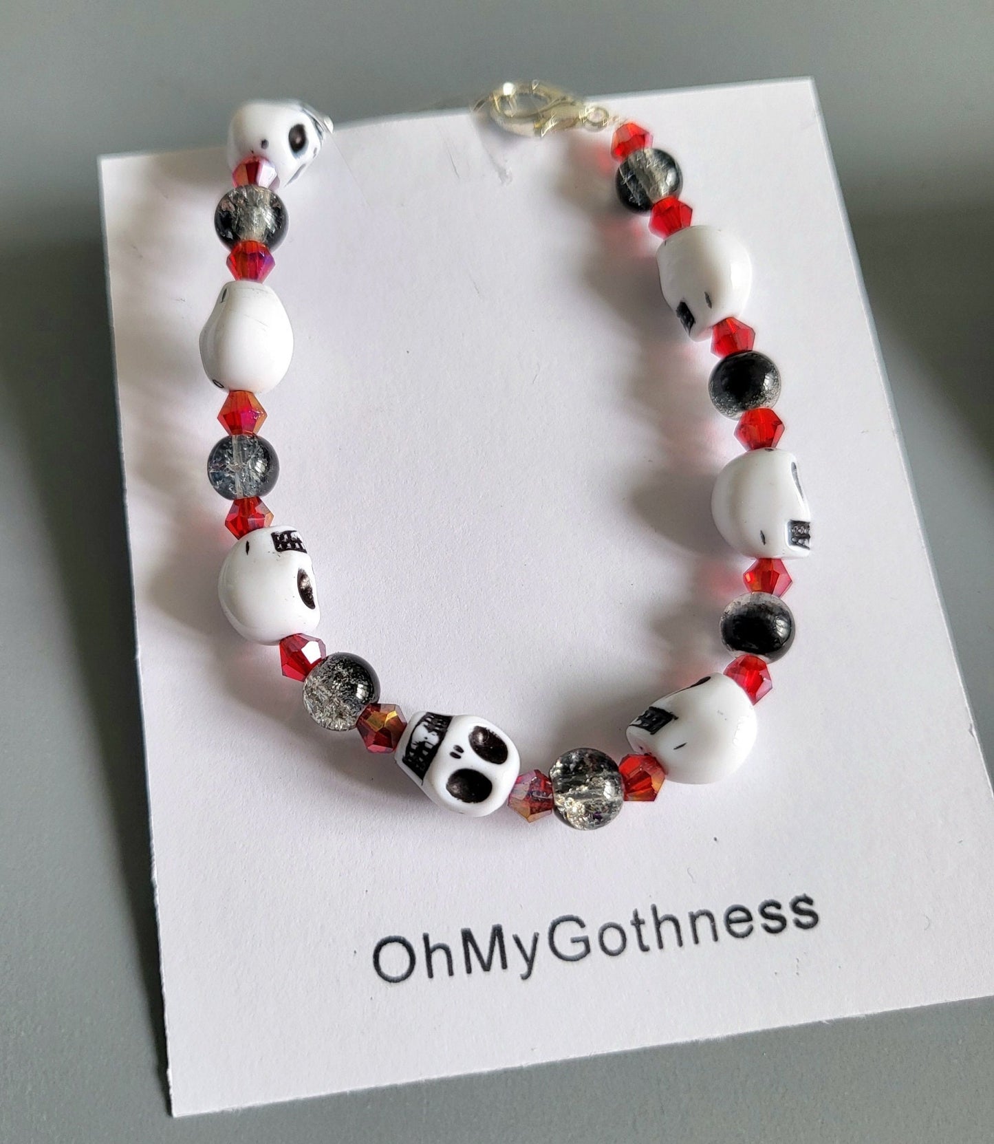 Handmade Skull Bracelet Red White Black White Beads Goth Whitby Halloween Gothic Great Gift E13