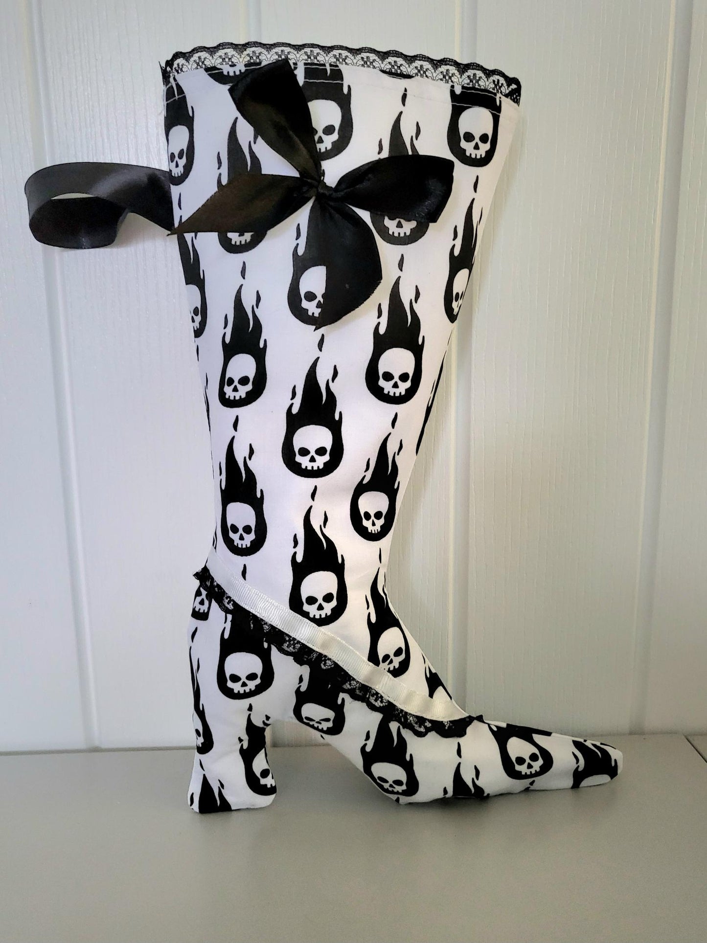 Stiletto Christmas Stocking: Black & White Skulls, Lace Ribbon