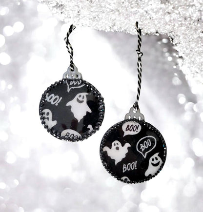 2 x Handmade Black & White Round Christmas Tree Hanging Decorations. OOAK Individually Made Ghosts Boo Halloween Xmas Keepsake Gift DEC4