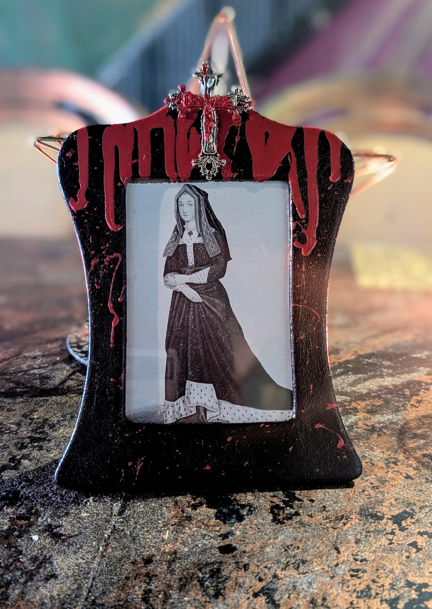 6 x 4" goth horror inspired freestanding portrait photo frame black red blood drips sikver cross couples spooky friend wedding house gift