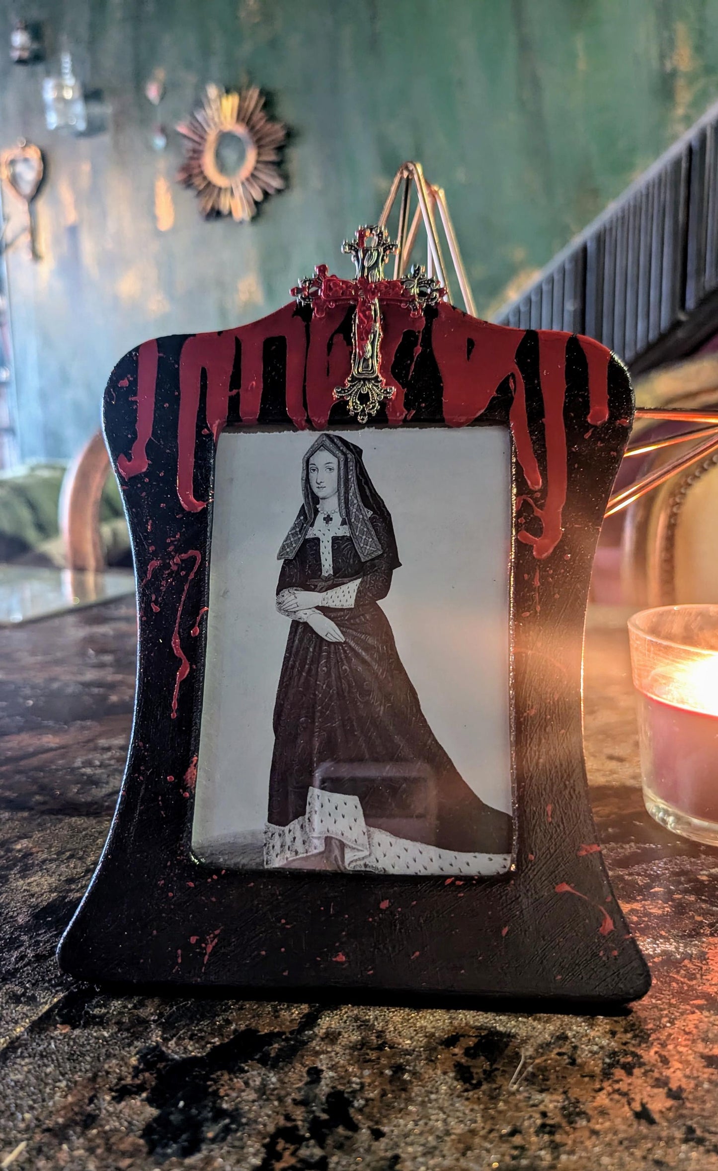 6 x 4" goth horror inspired freestanding portrait photo frame black red blood drips sikver cross couples spooky friend wedding house gift
