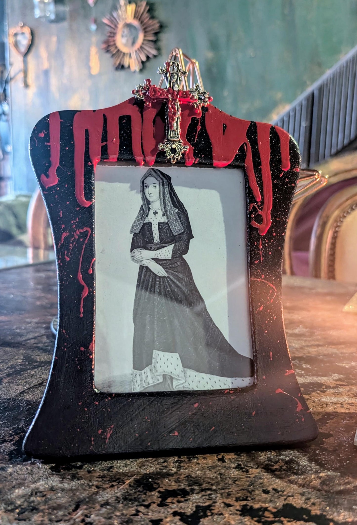 6 x 4" goth horror inspired freestanding portrait photo frame black red blood drips sikver cross couples spooky friend wedding house gift