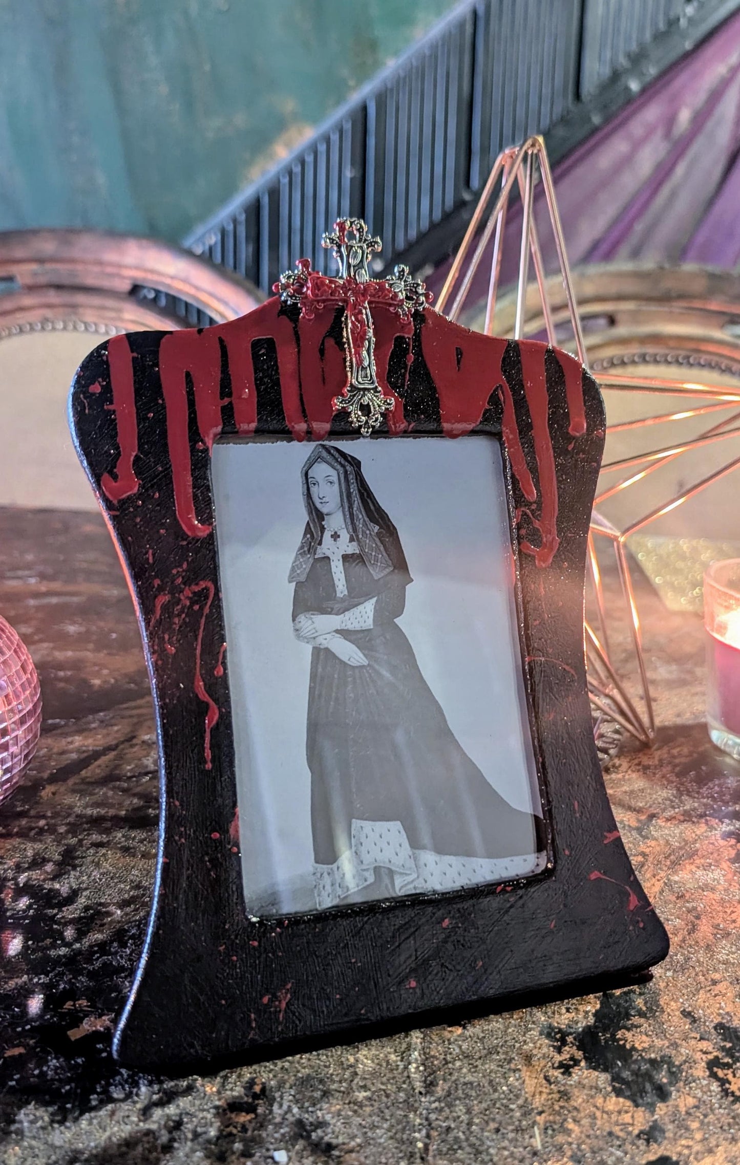 6 x 4" goth horror inspired freestanding portrait photo frame black red blood drips sikver cross couples spooky friend wedding house gift