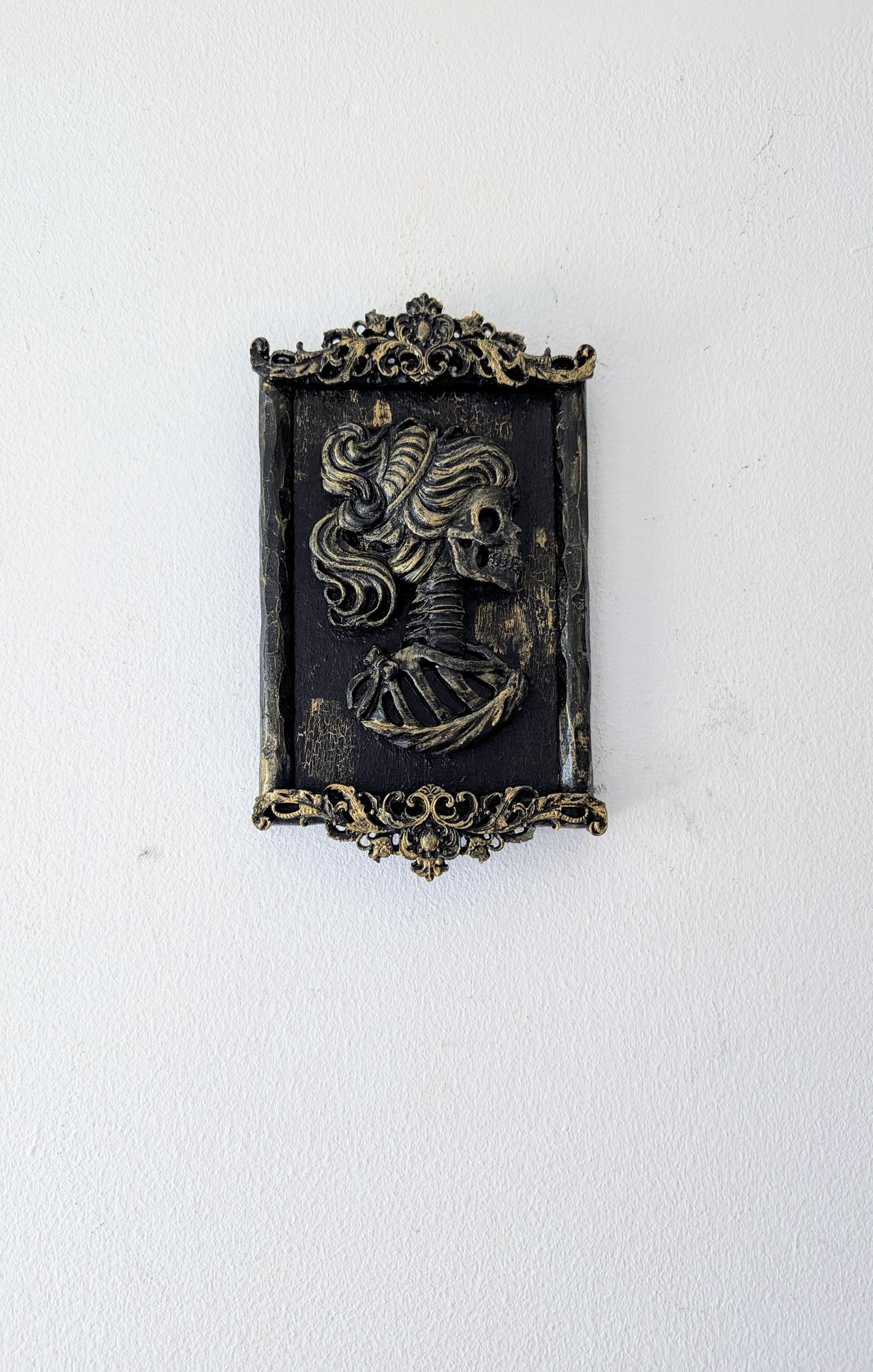 Small decorative wall hanging plaque hand made unique 3d art gothic baroque black + gold lady female skeleton skull home decor accent gift