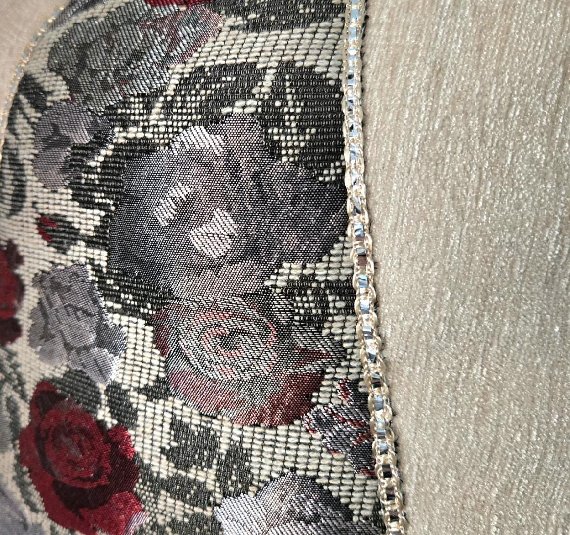 Cream Velvet Chenille Red Roses Brocade Shoulder Crossbody Bag Fully Lined With Zip