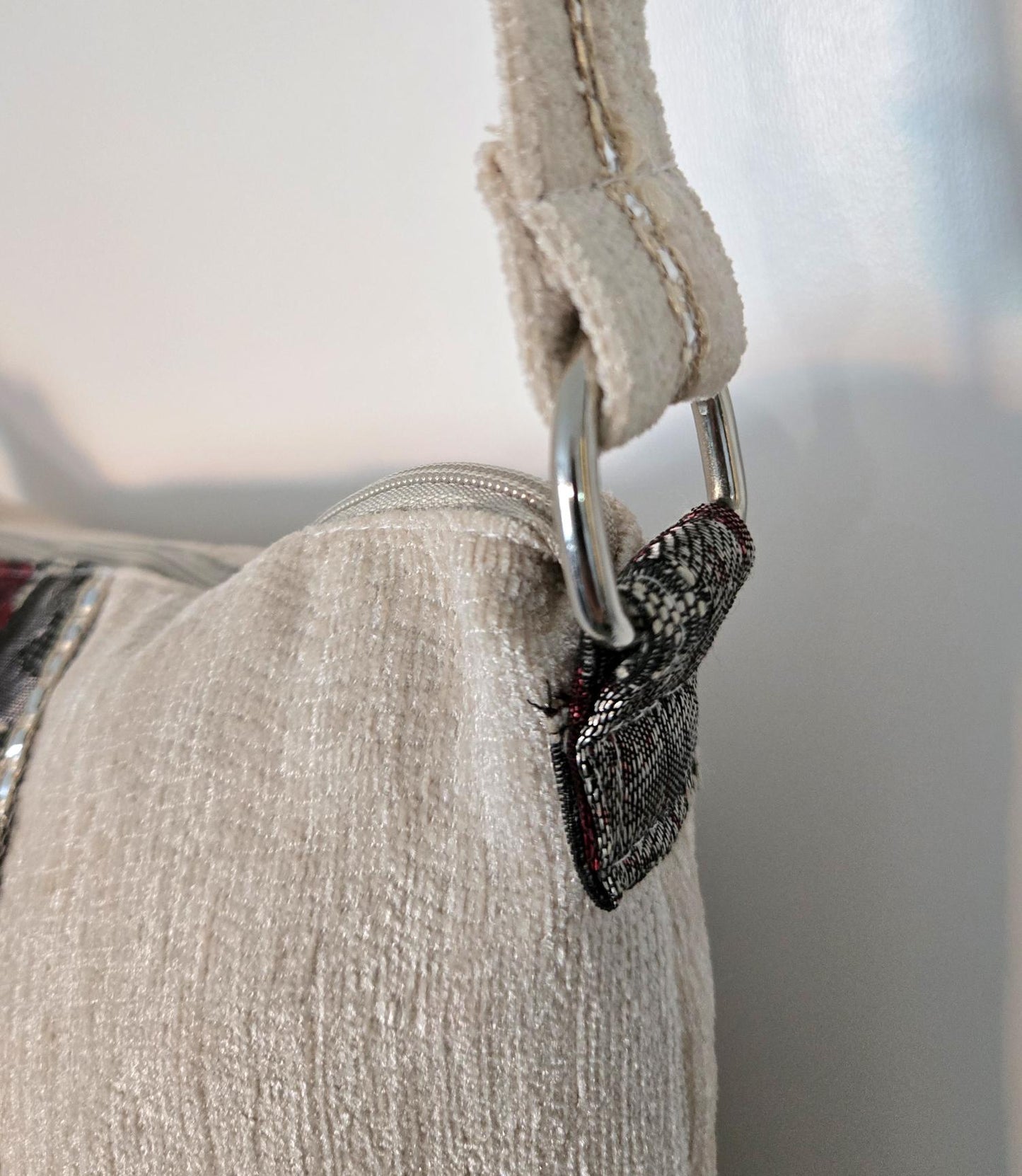 Cream Velvet Chenille Red Roses Brocade Shoulder Crossbody Bag Fully Lined With Zip