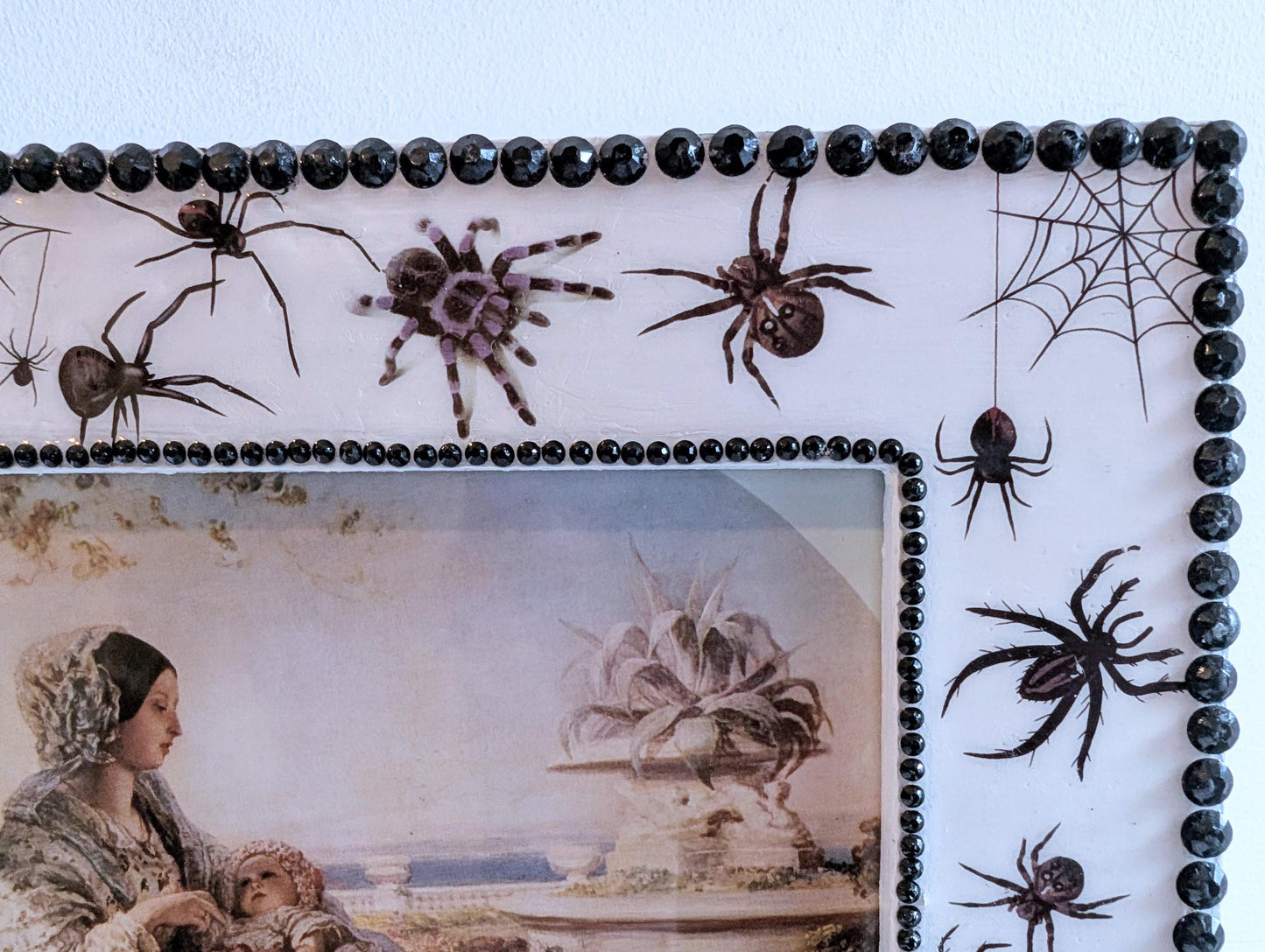 7 x 5" free standing photo frame. Painted white with black gems spiders. Creepy spiders arachnid fan unusual home gift couples housewarming