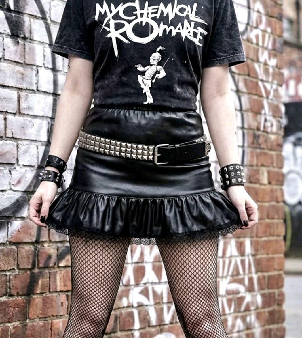 Black Faux Leather Lace Frilled Mini Skirt – Punk Gothic Emo Kawaii  Style 8 - 10 (UK)