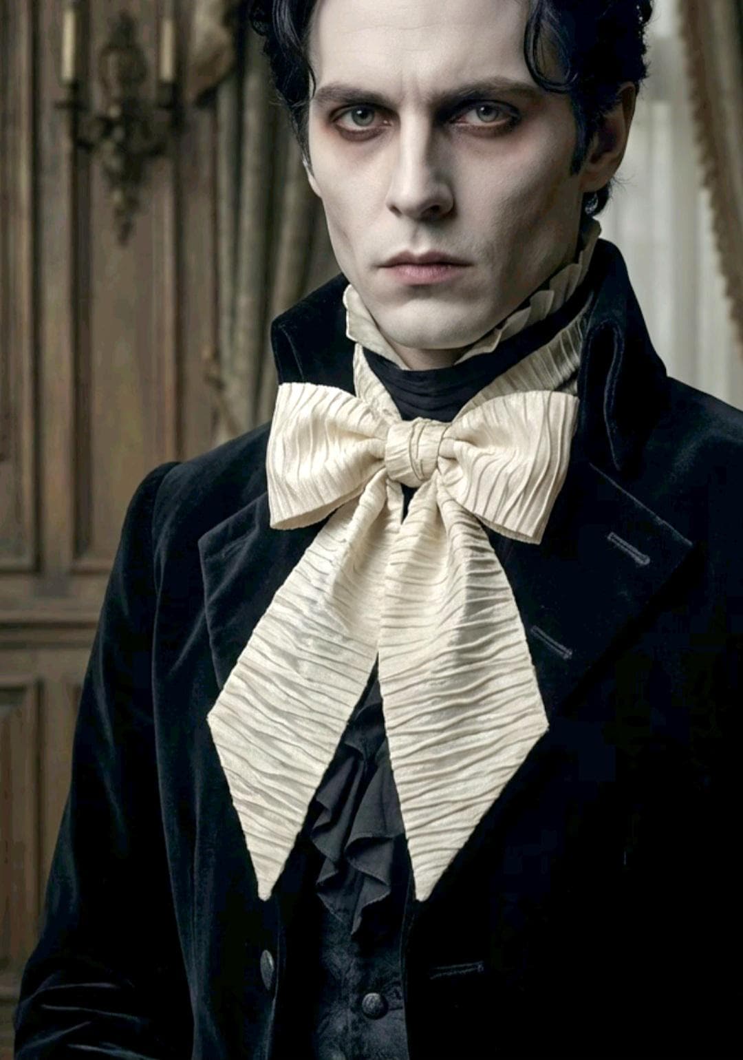 Cream Crinkle Satin Cravat Bow Tie - Steampunk, Victorian, Wedding, Gothic, Races