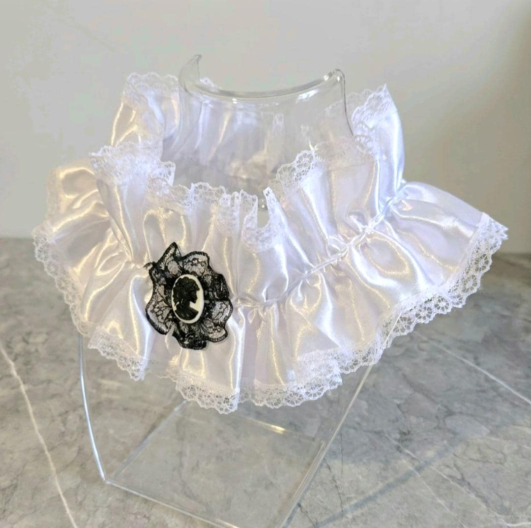 White Satin & Lace Choker Neck Ruff Collar With Skeleton Cameo - Steampunk Gothic Costume Whitby