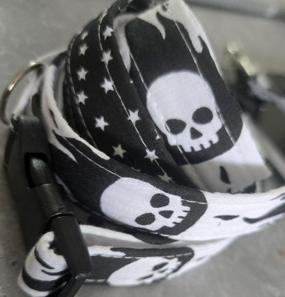 Black White Skulls & Stars Dog Collar And Lead Set - Medium -  Matching Leash Set
