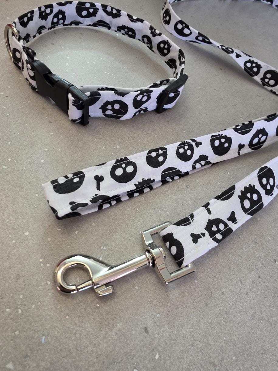 Black White Skulls Dog Collar And Lead Set - Medium -  Matching Leash Set - Gothic