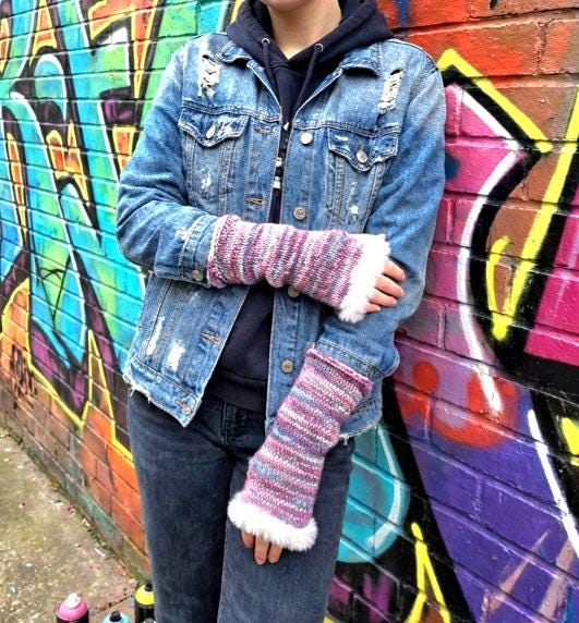 Knitted Arm Warmers With White Fur Trim Pink Lilac White Sleeves Goth Whitby Fancy Dress Gothic Free Size Fingerless Gloves AW6 - Oh My Gothness