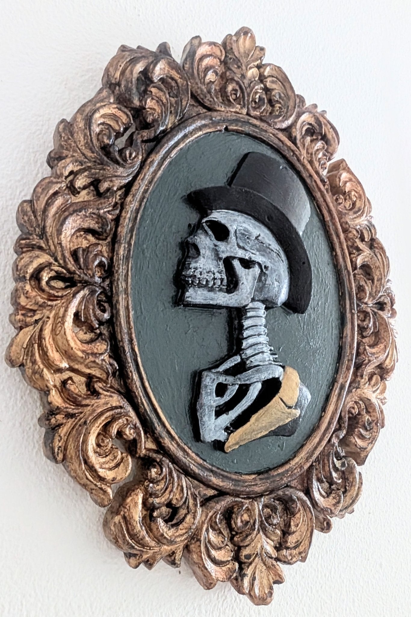 Pair of wall hanging Bride and Groom skeleton wall Plaques. Gothic Home Decor Wedding gift. - Oh My Gothness