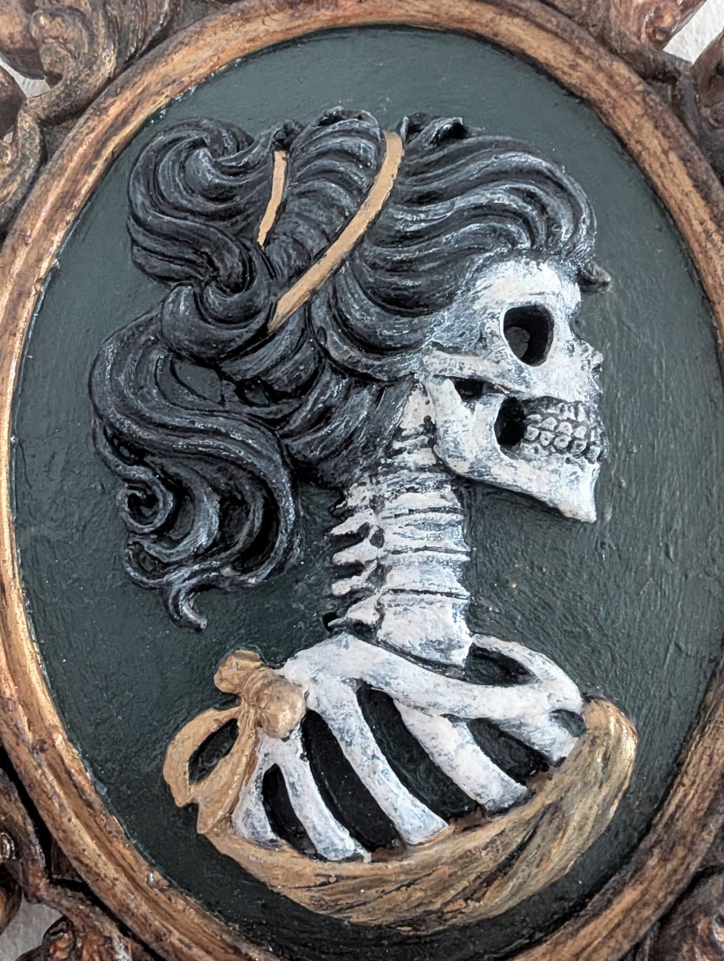 Pair of wall hanging Bride and Groom skeleton wall Plaques. Gothic Home Decor Wedding gift. - Oh My Gothness