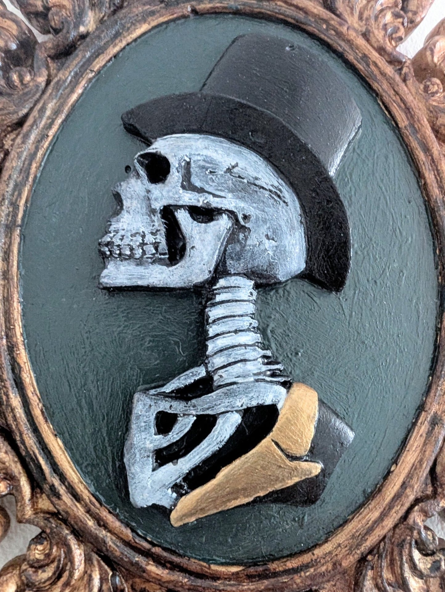 Pair of wall hanging Bride and Groom skeleton wall Plaques. Gothic Home Decor Wedding gift. - Oh My Gothness