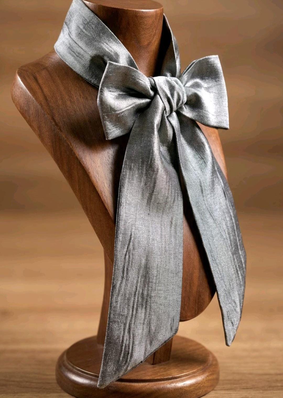 Silver Grey Crinkle Silky Cravat Bow Tie - Steampunk, Victorian, Wedding, Gothic, Races - Oh My Gothness