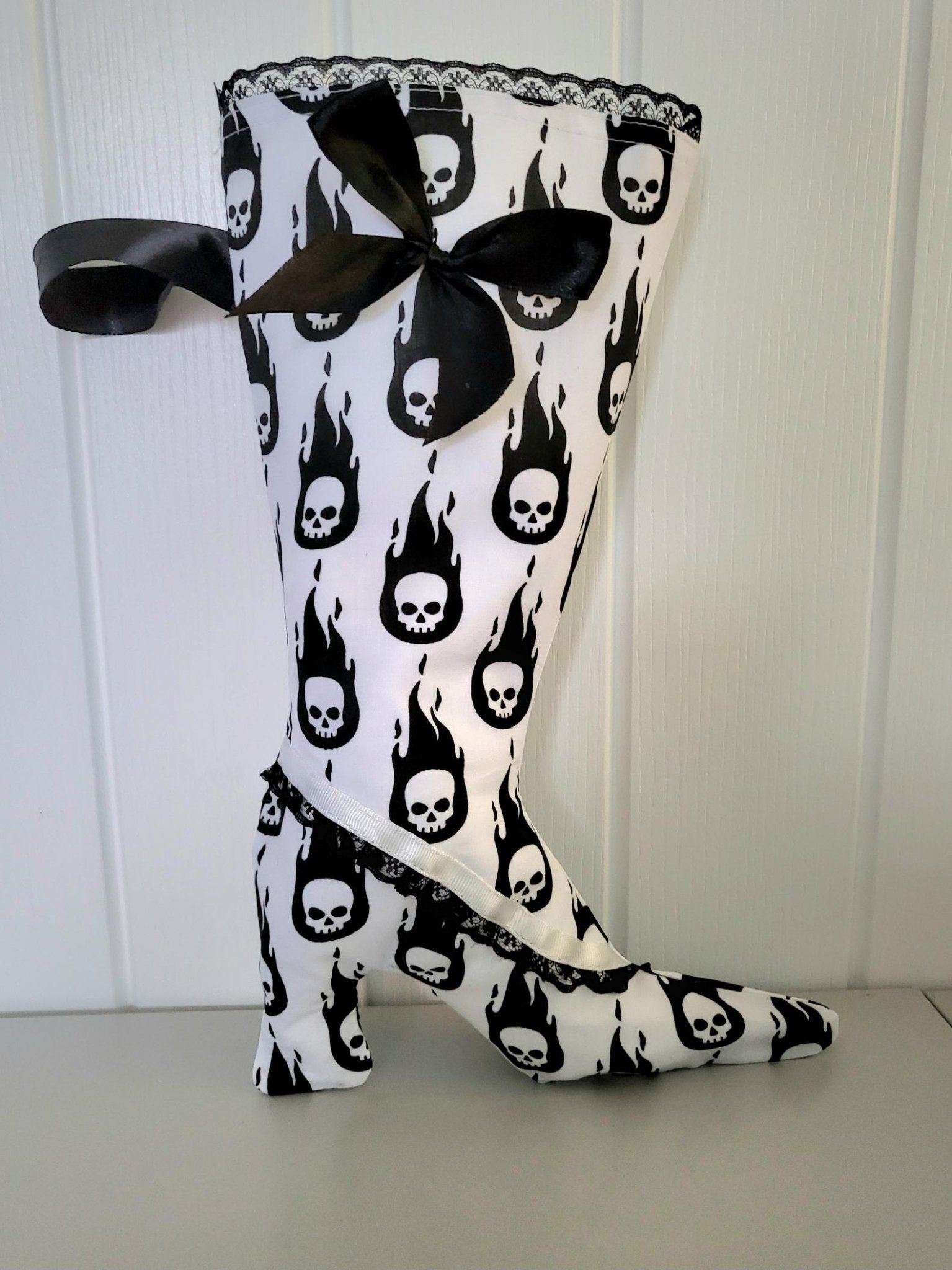 Stiletto Christmas Stocking: Black & White Skulls, Lace Ribbon - Oh My Gothness